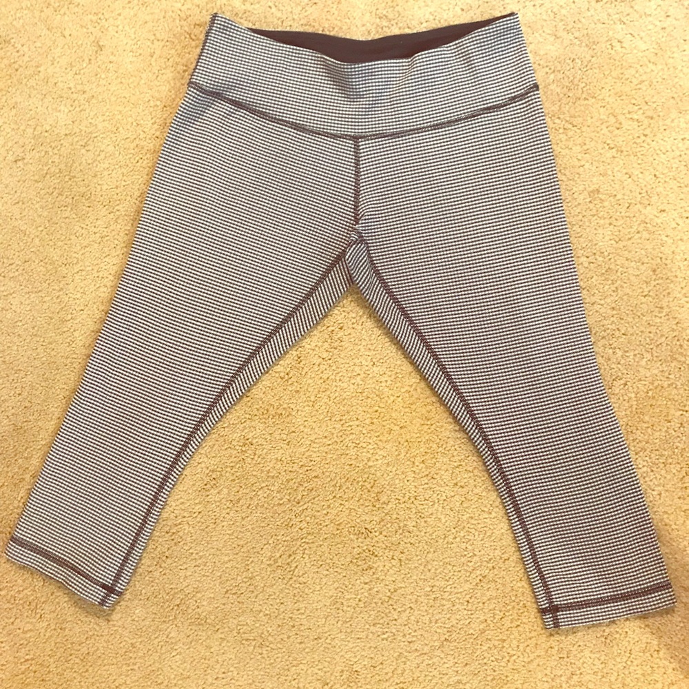 Lululemon checkered capris